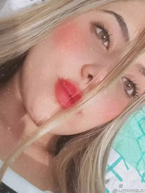 Alejandra Profile image 3