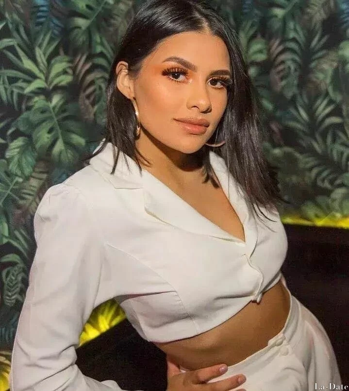 Carolina Profile image 1