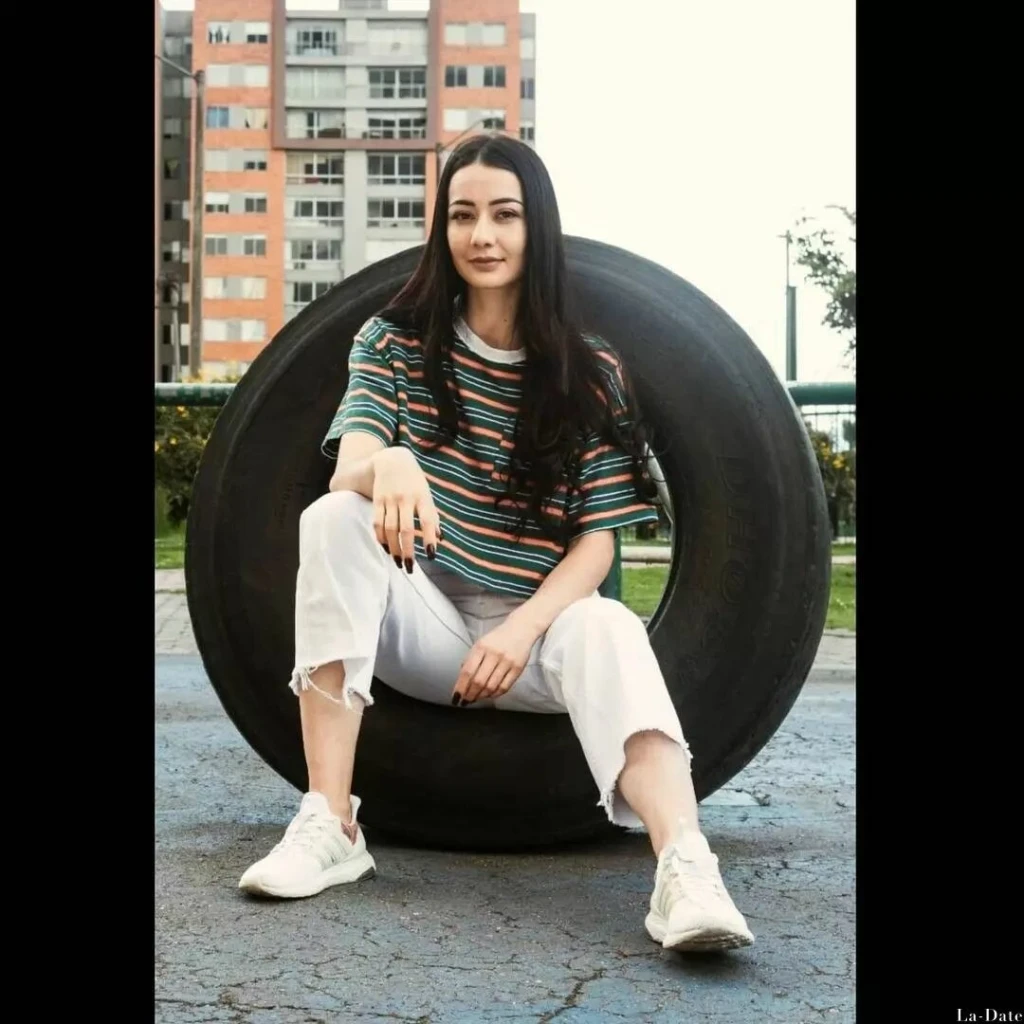 Alexandra Profile image 4