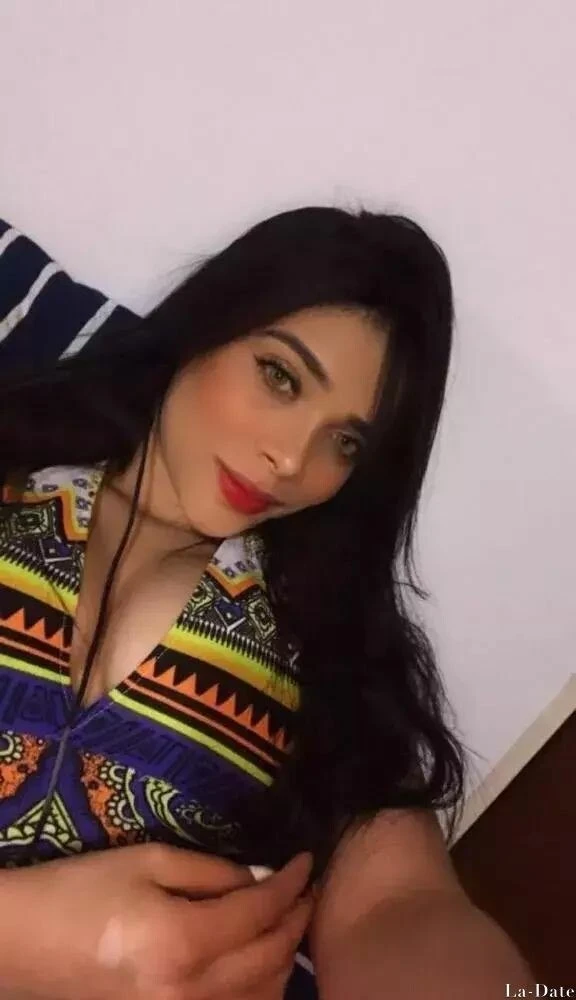 Paula Profile image 2