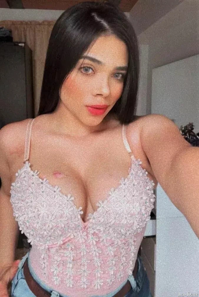 Paula Profile image 1