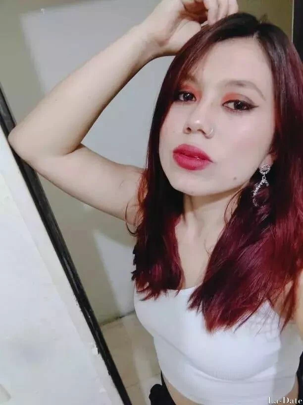 Elisa Profile image 2