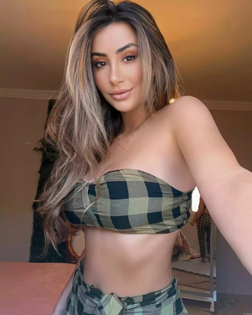 Florence Profile image 3