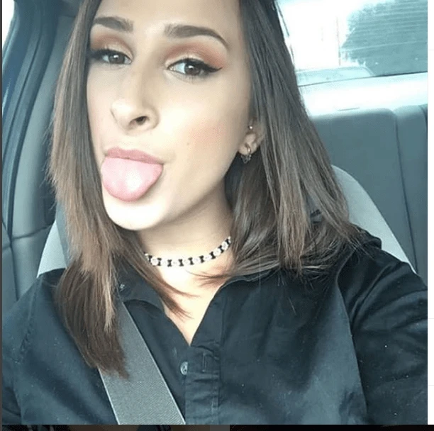 Ximena Profile image 2